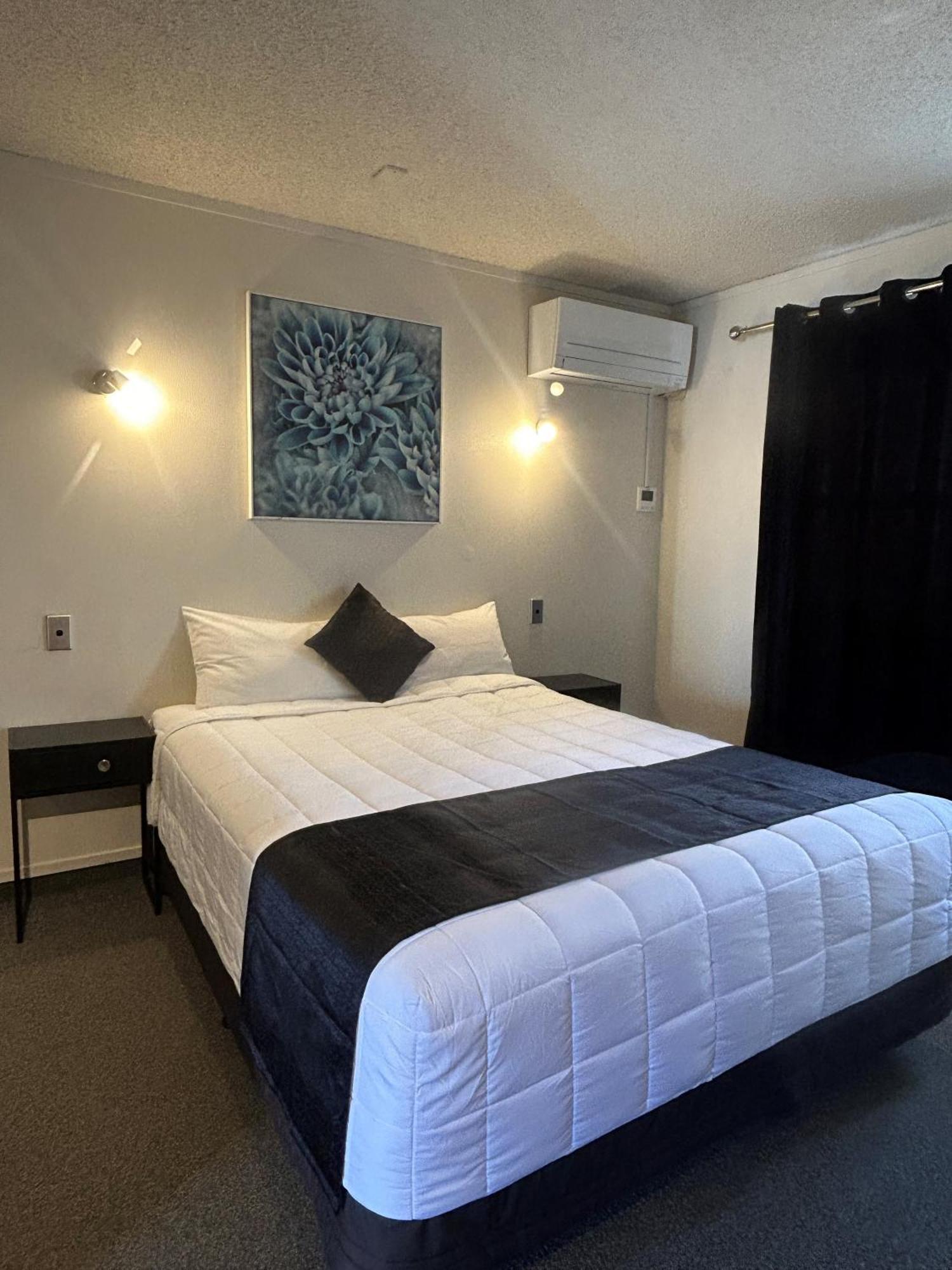 Aquarius Motor Inn Гамильтон Экстерьер фото